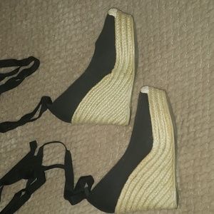Womens Espadrilles. Wrap Around in Black.